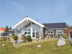 Four-Bedroom Holiday home Ebeltoft with Sea View 04